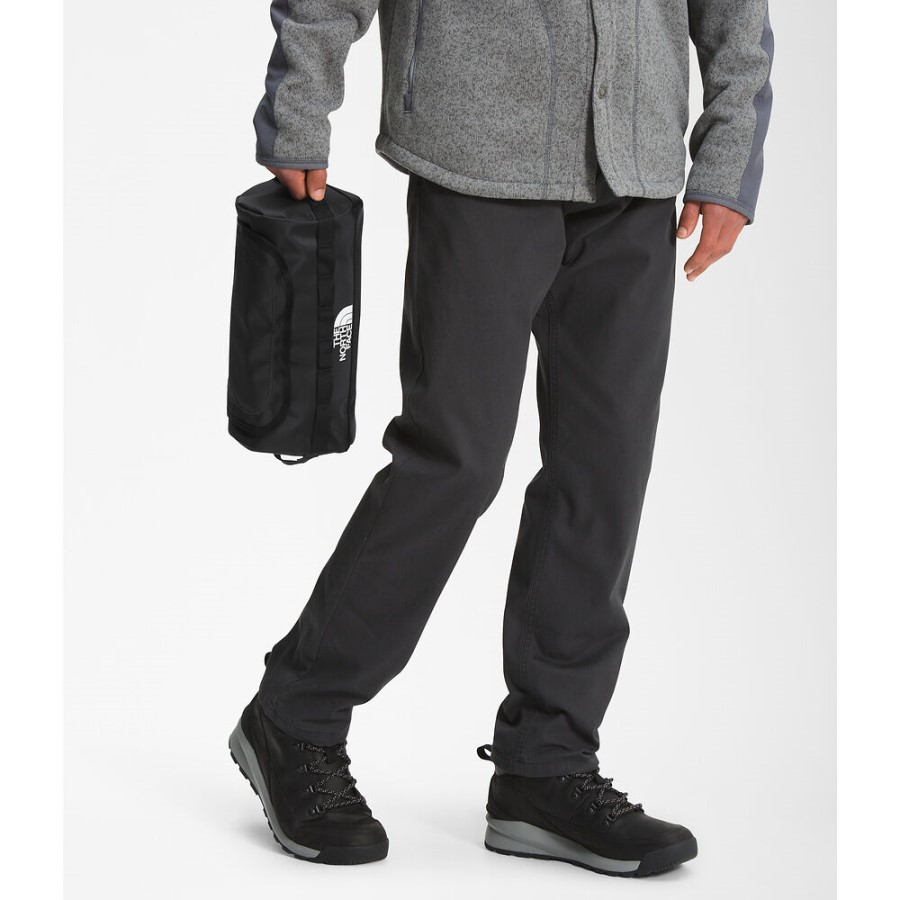 מיכל נסיעות במחנה הבסיס השחור בחזית הצפונית