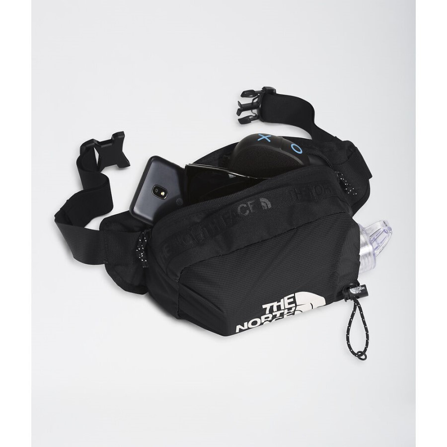 חבילת הירכיים שחורה בוזר Iii את החזית הצפונית