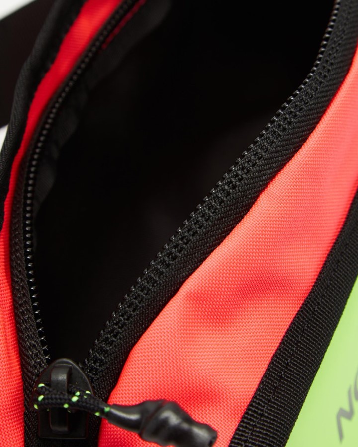 החזית הצפונית לחקור את הירך ירוק