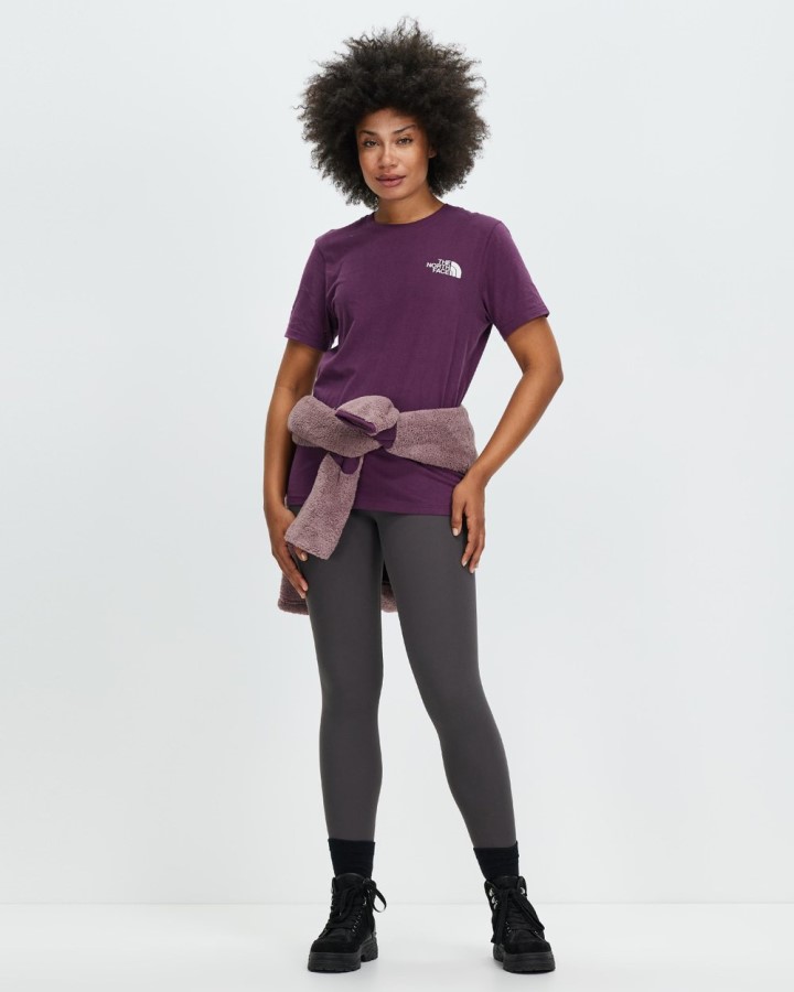 Blackberry Wine The North Face תיבת שרוול קצר Nse טי