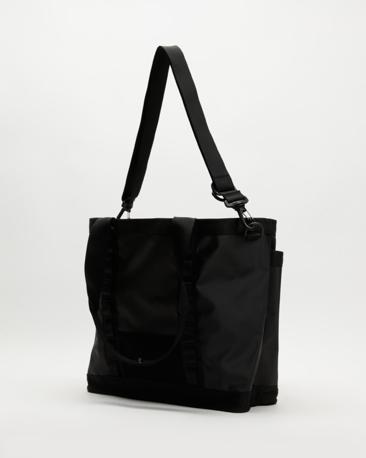 ה-North Face שחור-לבן חקירות