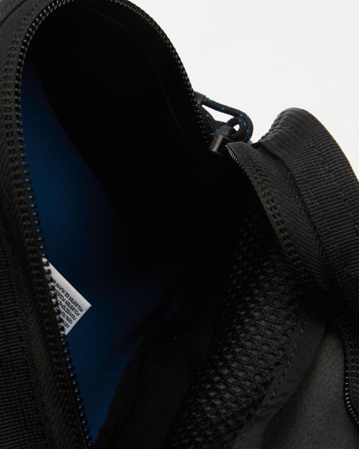 החזית הצפונית כחול ושחור לחקור את Bardu II