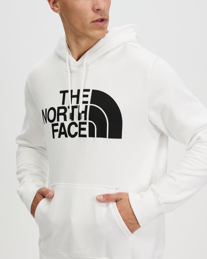 קפוצ\'ון סוודר חצי כיפה לבן ושחור החזית הצפונית