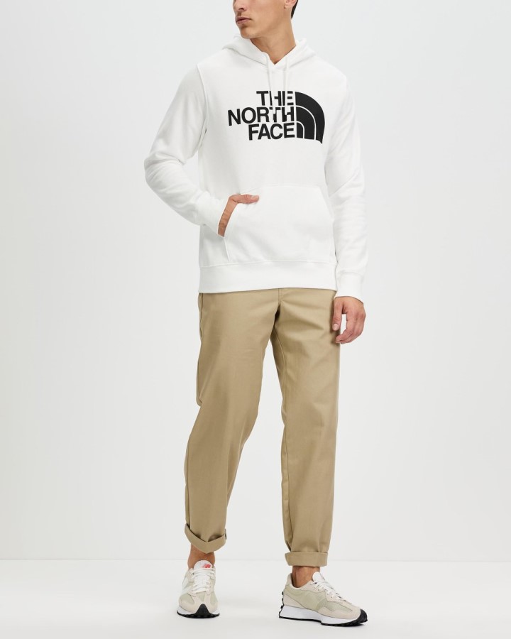 קפוצ\'ון סוודר חצי כיפה לבן ושחור החזית הצפונית