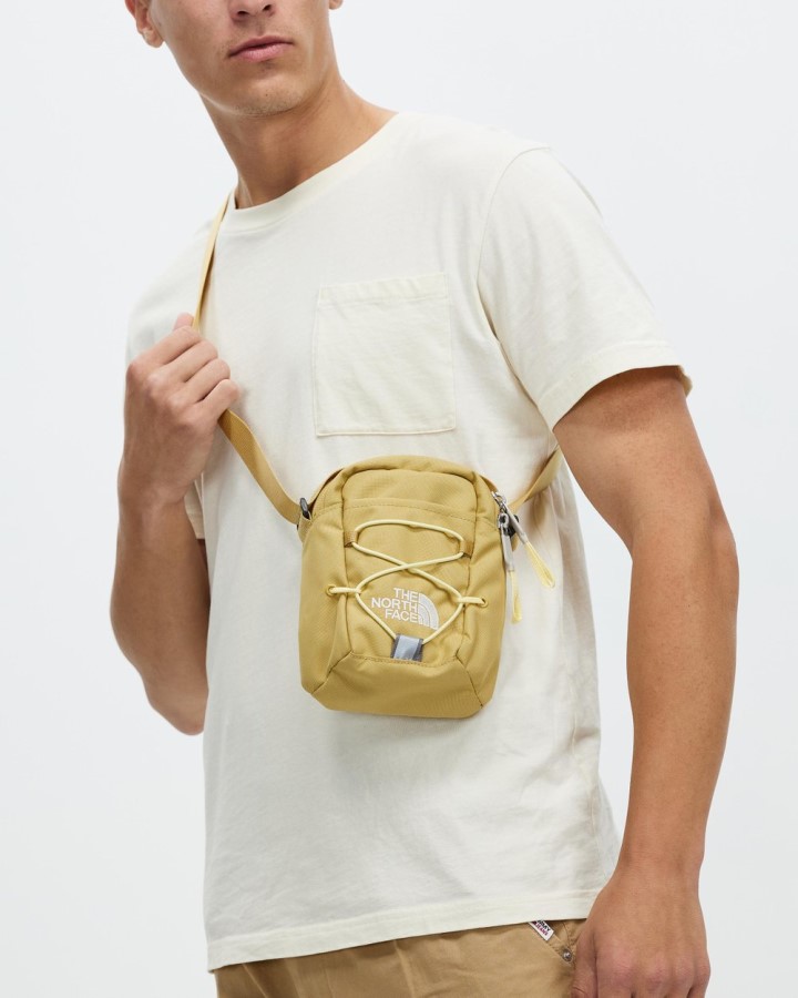 לשזף את ה-North Face Jester Crossbody