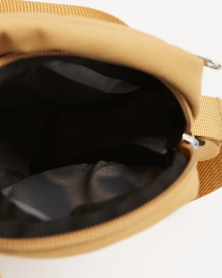 לשזף את ה-North Face Jester Crossbody